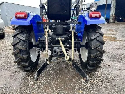 Минитрактор Русич Т-30 ВОМ 4x4 с фронтальным погрузчиком